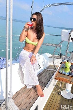 Original 1067 px/ 1600 px