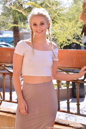 Original 852 px/ 1280 px