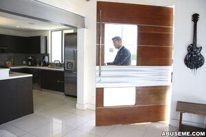 #AbuseMe Vanessa Moore loves being violated