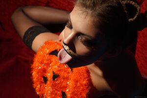 Original 4500 px/ 3000 px