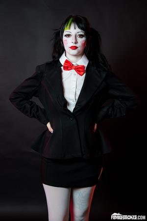 #FamilyStrokes - Kitty Cam - Save Me, Fuck Me, Stepbro (Saw Pardoy)