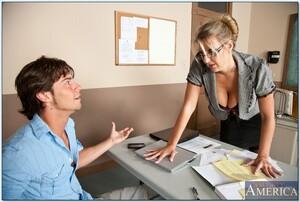 Original 850 px/ 571 px