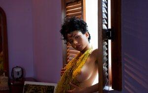 Original 2048 px/ 1282 px