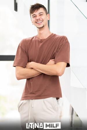 Original 2565 px/ 3840 px