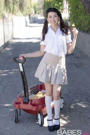 Original 532 px/ 798 px