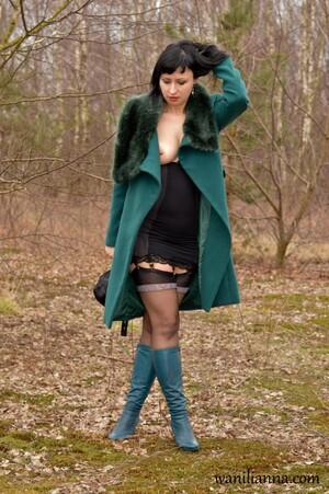 #Wanilianna - Anybody Seen This Lovely Nyloned Lady