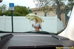 Original 3840 px/ 2564 px