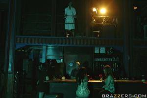 Original 900 px/ 599 px