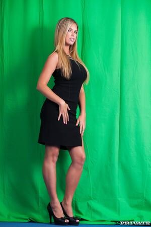 Original 1067 px/ 1600 px