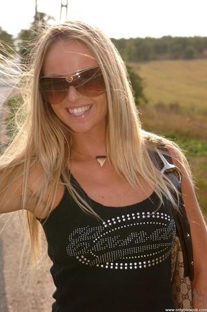 #DDF OnlyBlowJob Dorina