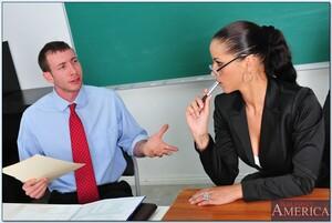 Original 850 px/ 569 px