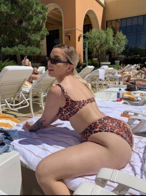 Original 718 px/ 961 px