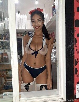 Original 686 px/ 887 px