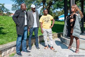 Original 1600 px/ 1067 px