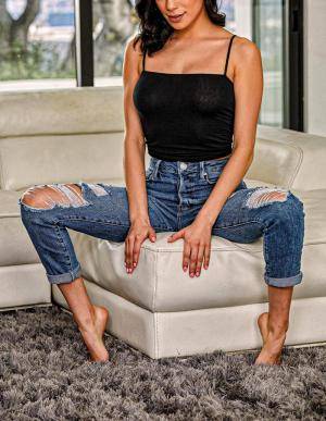 Original 799 px/ 1032 px