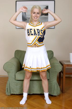 Original 680 px/ 1024 px