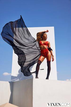 Original 2000 px/ 2999 px