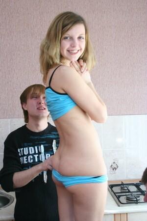 Original 853 px/ 1280 px