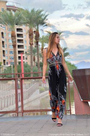 Original 852 px/ 1280 px