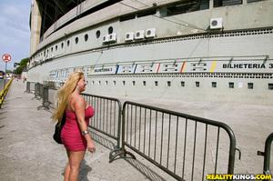 Original 3840 px/ 2552 px