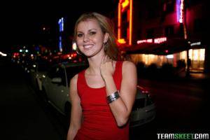 Original 1048 px/ 699 px