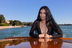 Original 8192 px/ 5464 px