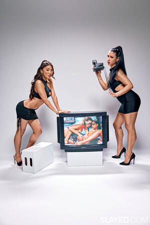 Queenie Sateen & Jennie Rose -Thirsty Jennie Makes Bestie Queenie Squirt All Over [Slayed.com] 2023