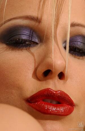 Original 834 px/ 1280 px