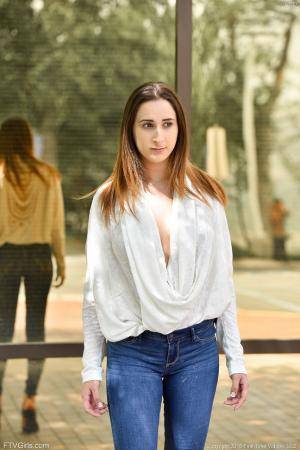 Original 852 px/ 1280 px