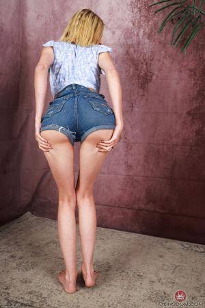 Original 2000 px/ 3000 px