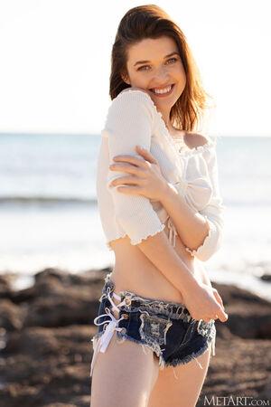 Original 1366 px/ 2048 px