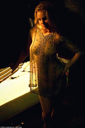 Original 1021 px/ 1536 px