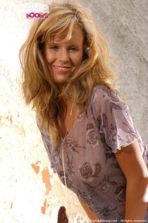 Original 684 px/ 1030 px