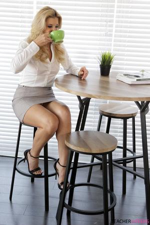 India Summer Cant stop cumming