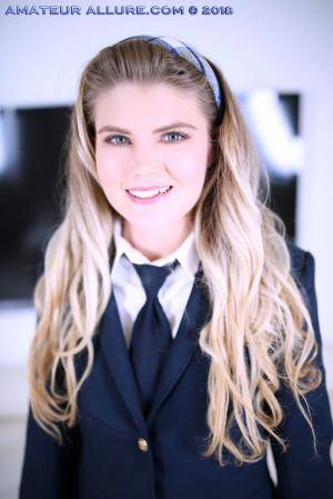 #SwallowSalon Brooke Karter