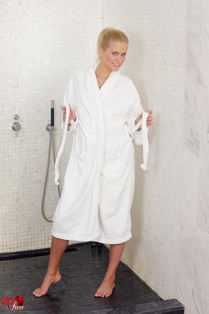 #VipArea Tracy Gold - Shower With Tracy