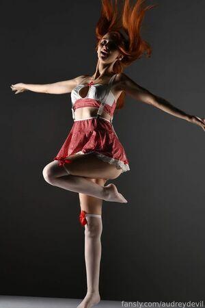 Original 853 px/ 1280 px