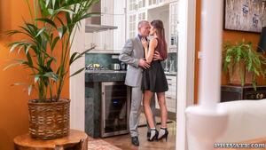 Original 1600 px/ 900 px