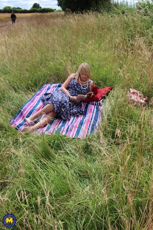 #MatureNL Milf Amys Hardcore Picnic fuck Amy (EU) (53) & Tony James (49)