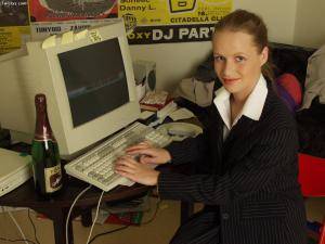 Original 973 px/ 730 px