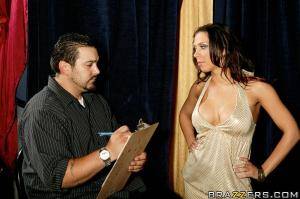 Original 900 px/ 599 px