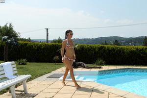 Original 2048 px/ 1365 px