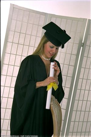 Original 682 px/ 1024 px