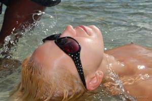 Original 3072 px/ 2056 px