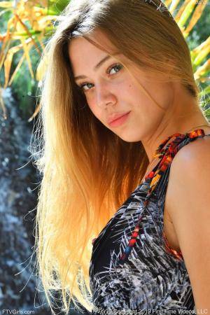 Original 852 px/ 1280 px