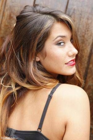 Original 1066 px/ 1600 px