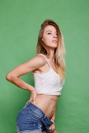 Original 1280 px/ 1920 px