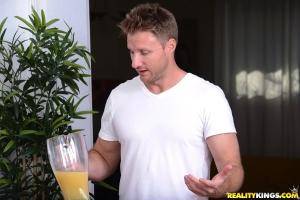 Original 900 px/ 601 px