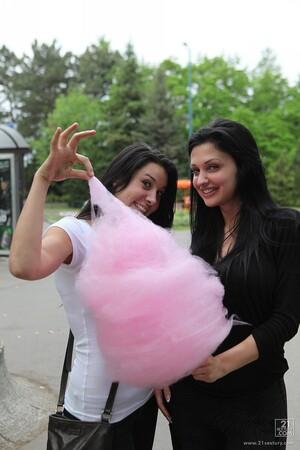 Original 853 px/ 1280 px