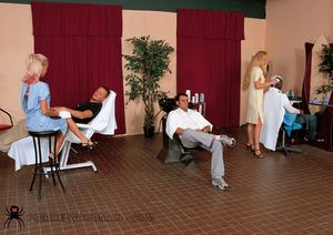 Original 842 px/ 595 px